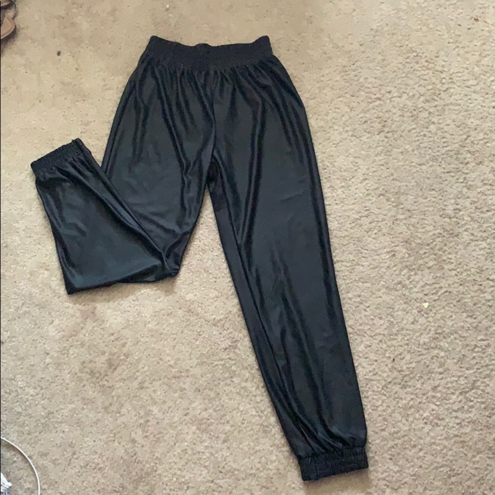 Lester lose pants